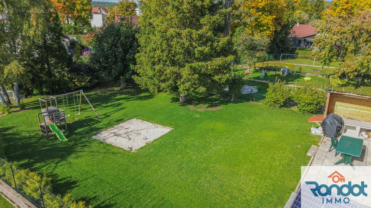 Maison à IS-SUR-TILLE