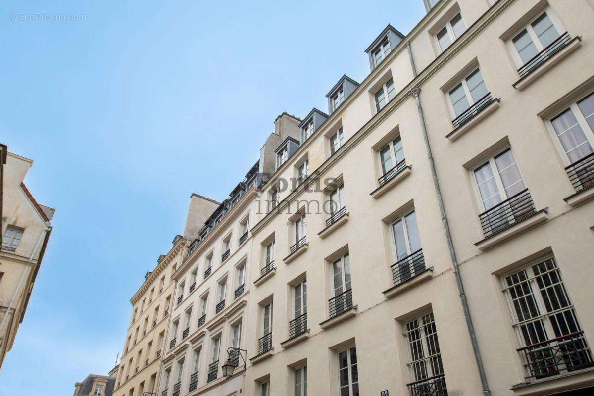 Appartement à PARIS-3E