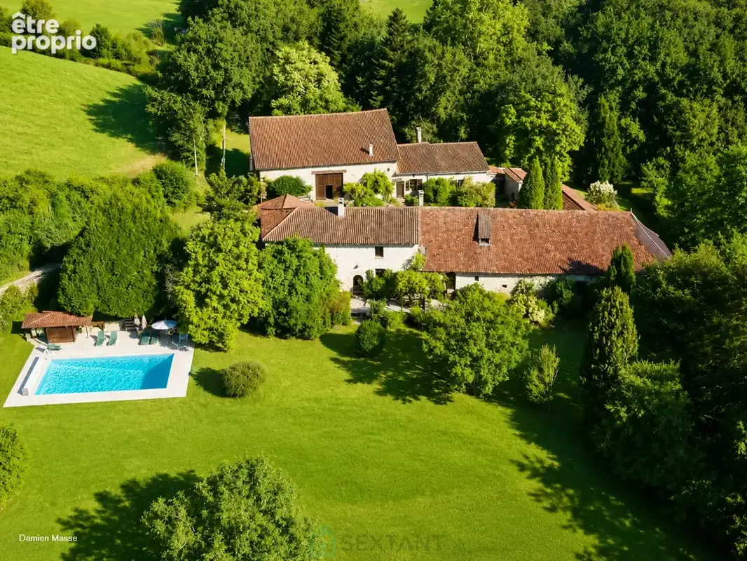 Ancienne maison forte du XIIIe siècle, au coeur du parc naturel régional du Périgord vert. - photo 2
