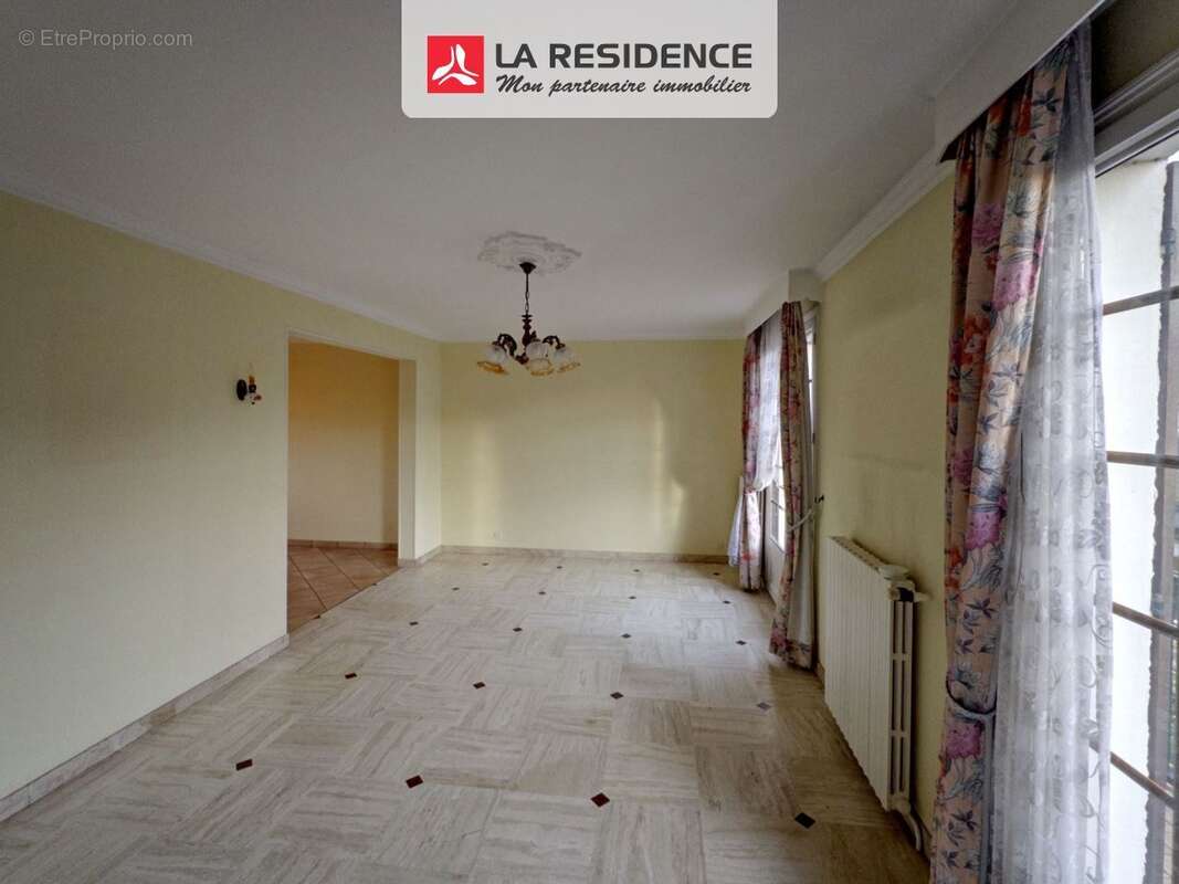 Maison à LES MUREAUX