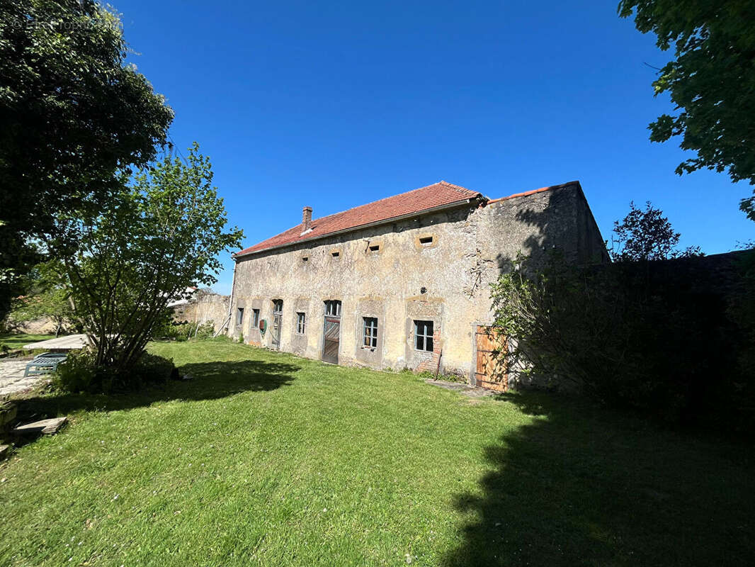 Maison à COURCELLES-CHAUSSY