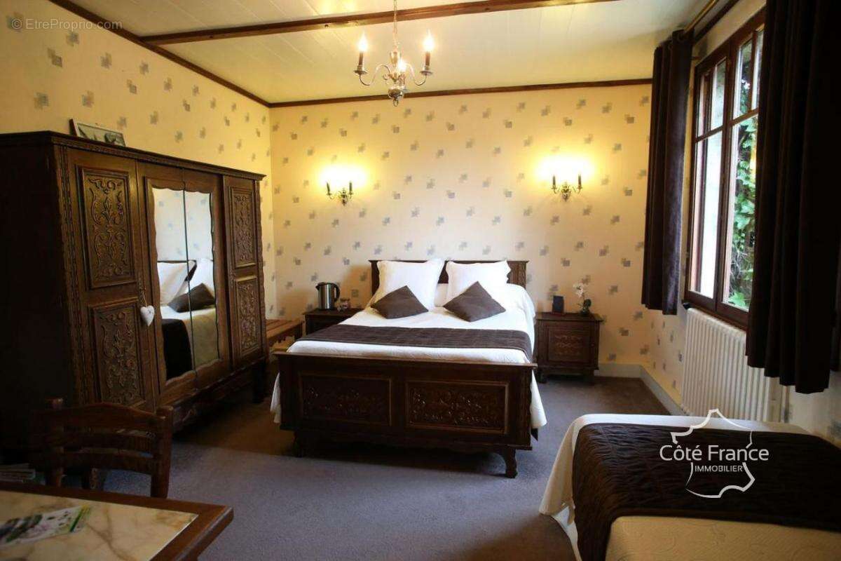 Commerce à MEZIERES-SUR-OISE