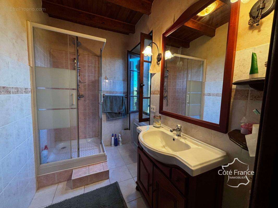 Maison à BAGNAC-SUR-CELE