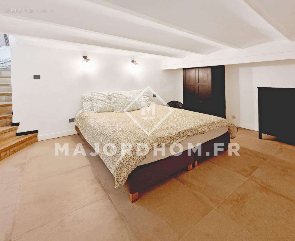 Vente type 2 terrasse cachet calme Hyper centre 13001 Marseille - photo 9