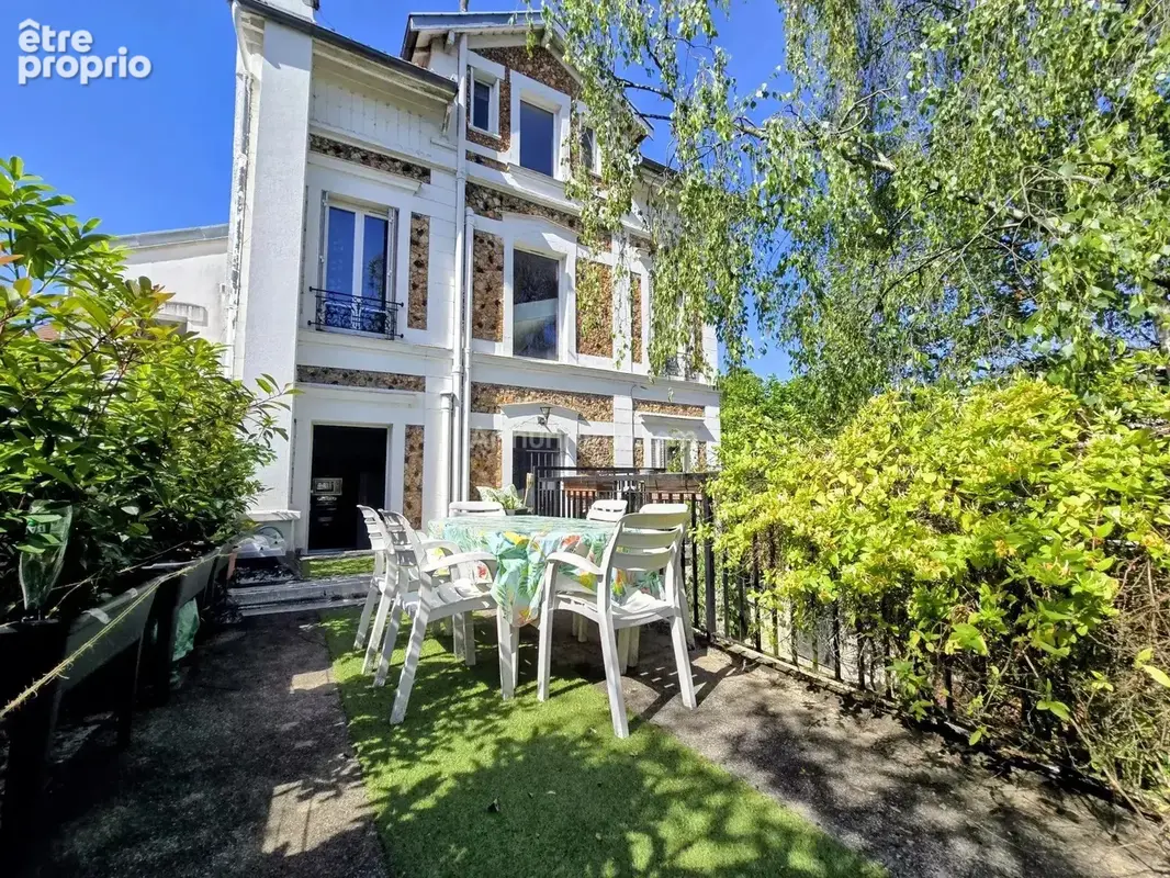 Photo Maison à Nogent-Sur-Marne au prix de 1 540 000€