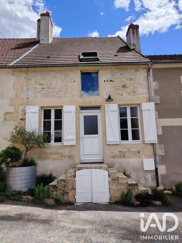 Photo 2 - Maison à VARENNES-VAUZELLES