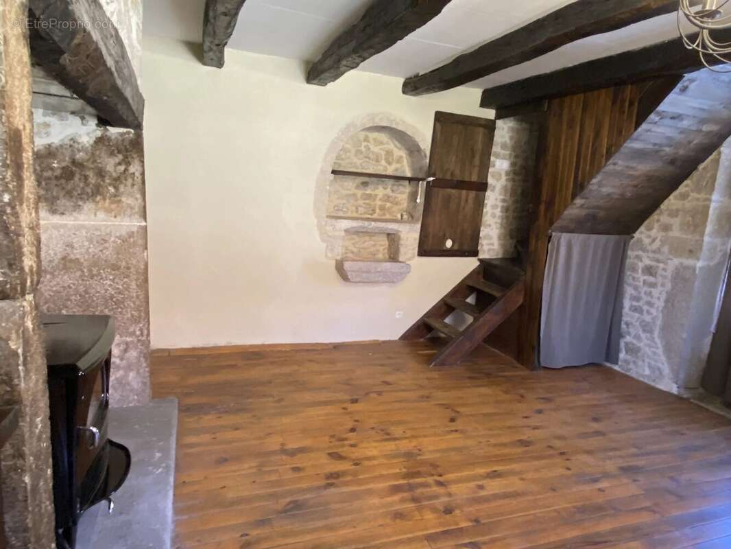 Charmante petite maison en pierre à Caniac-du-Causse – Idéale résidence secondaire avec potentiel locatif - photo 7