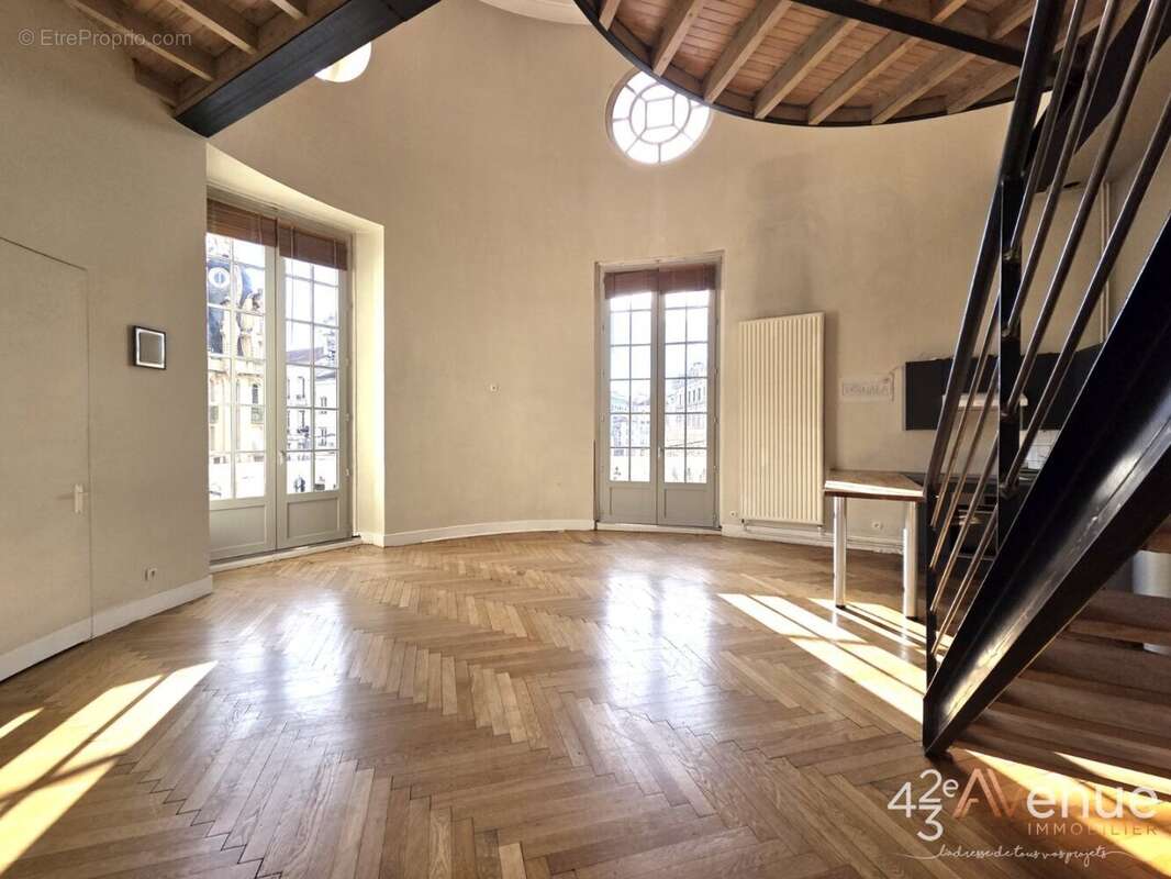 Appartement à SAINT-ETIENNE