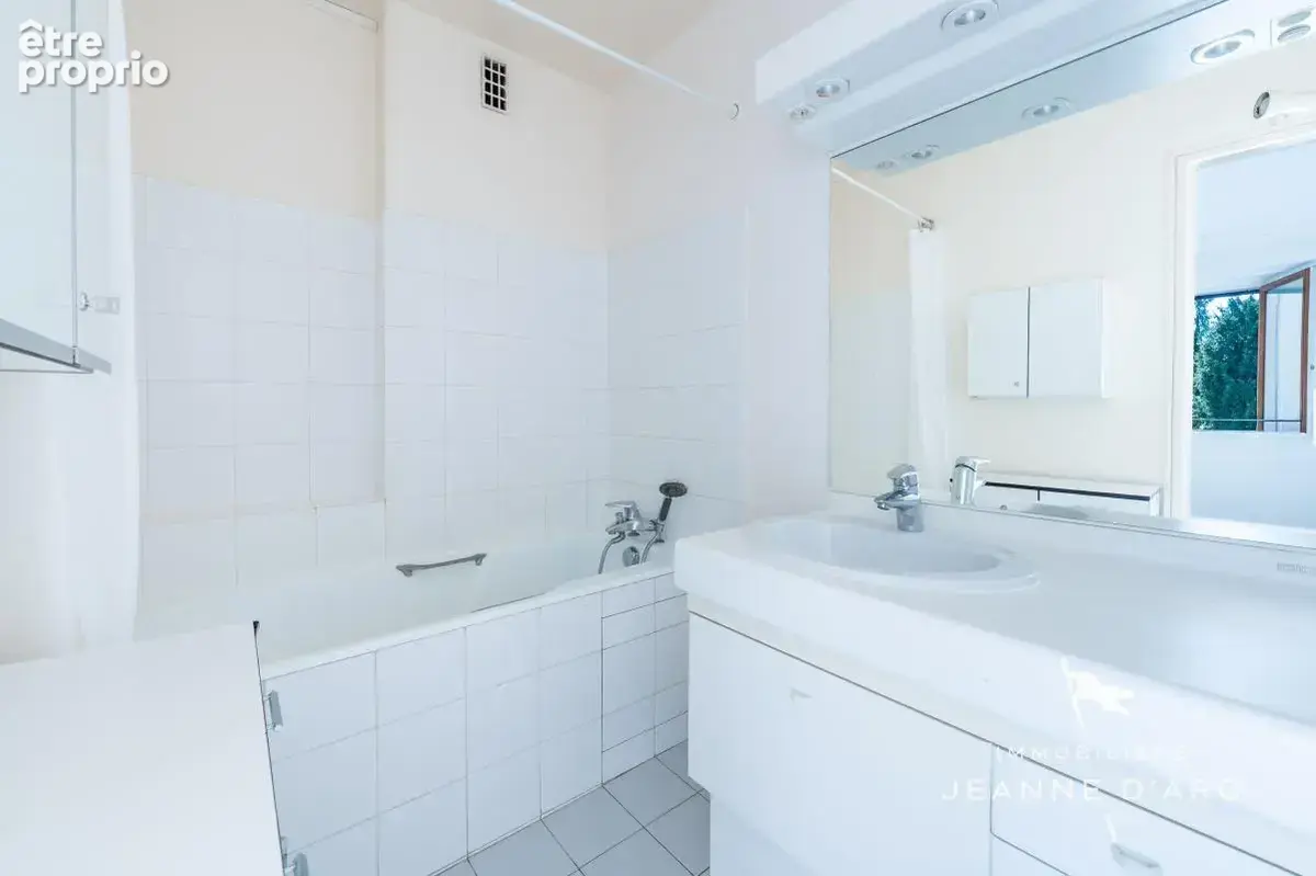 VERSAILLES - GARE RIVE DROITE - 43M² - 2P - 1  Chambre - Cave, Place de stationnement en option - photo 12