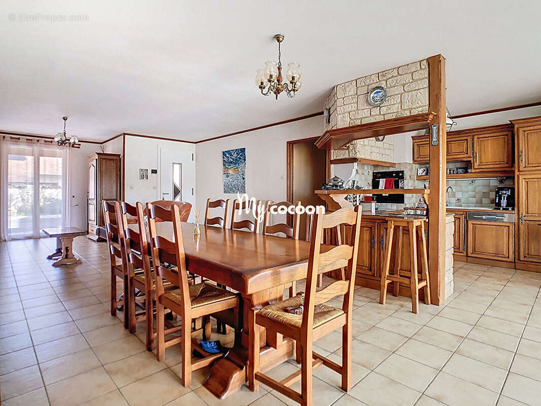 Maison - T5 - 141 m² - photo 12