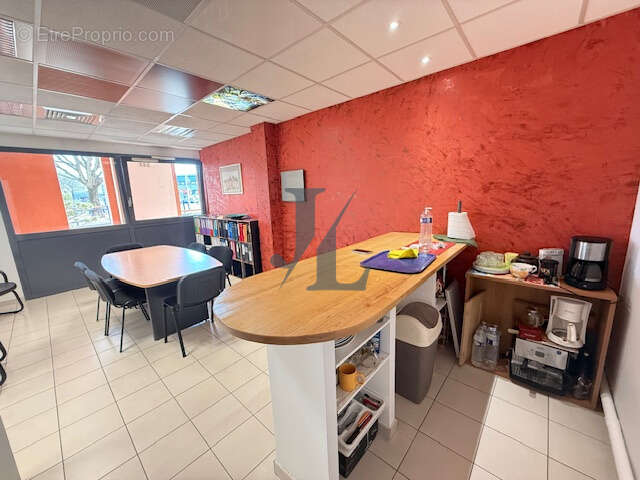 Commerce à PORTES-LES-VALENCE