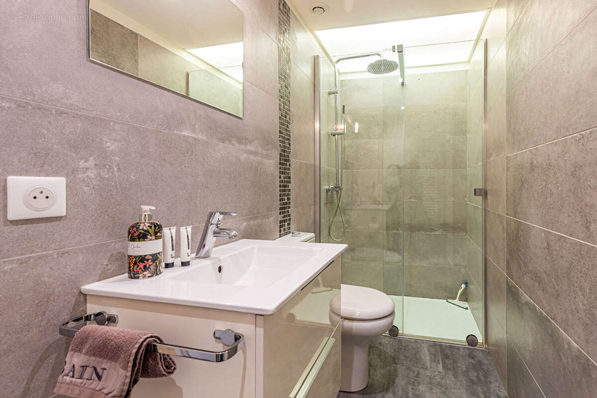 Agence immobiliere laforet - exclusivite - "emilia" -  annecy - hyper centre-ville - studio de 28,41m2 entierement renove - dpe  - photo 6