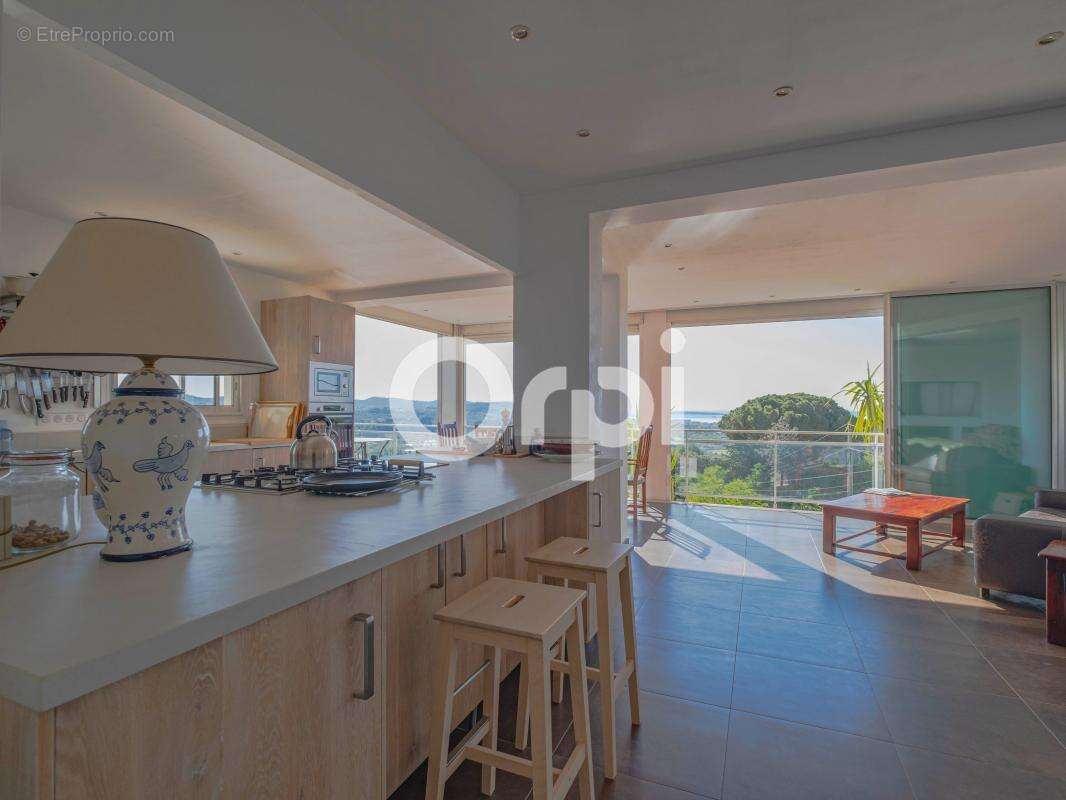 Maison à MANDELIEU-LA-NAPOULE