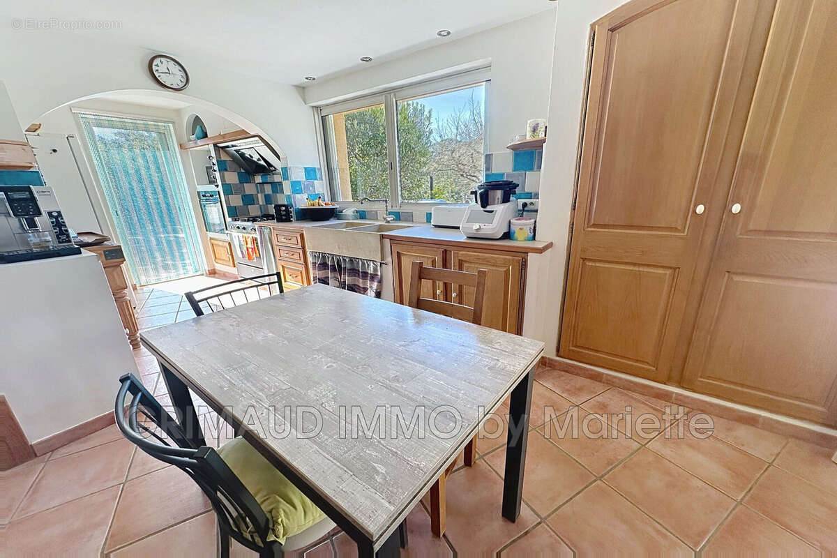 Maison à LA GARDE-FREINET