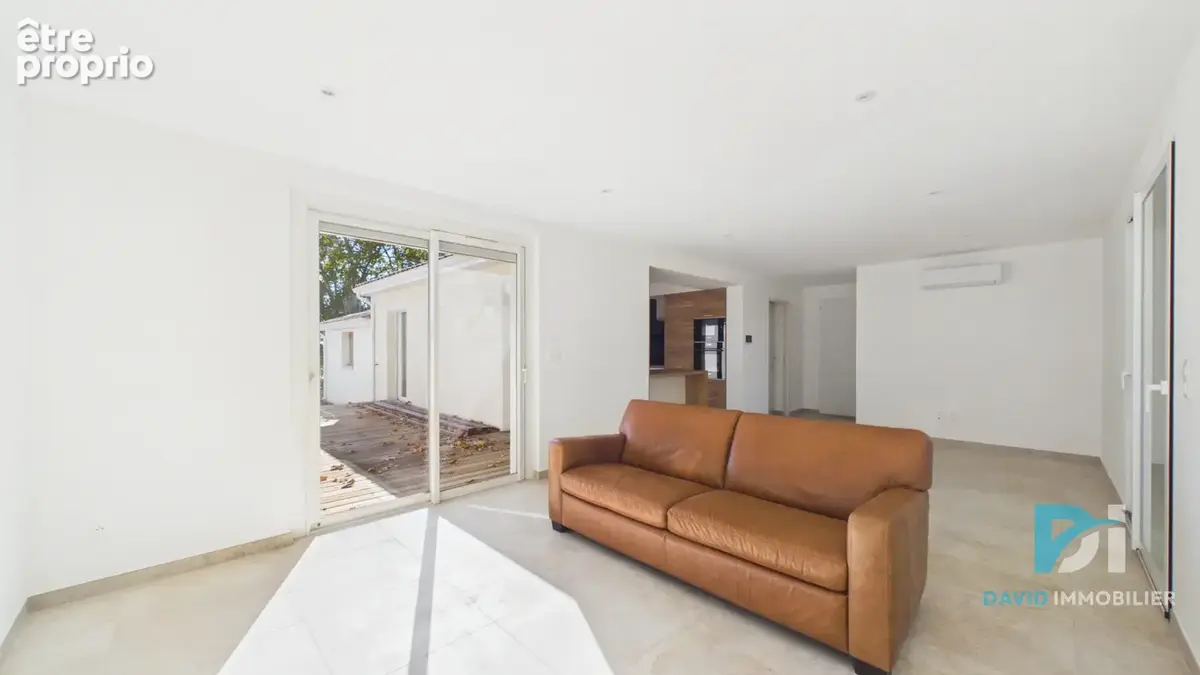 FLORENSAC   Maison de plain-pied entièrement rénovée sur une parcelle de plus de 1 450 m2 ! - photo 7