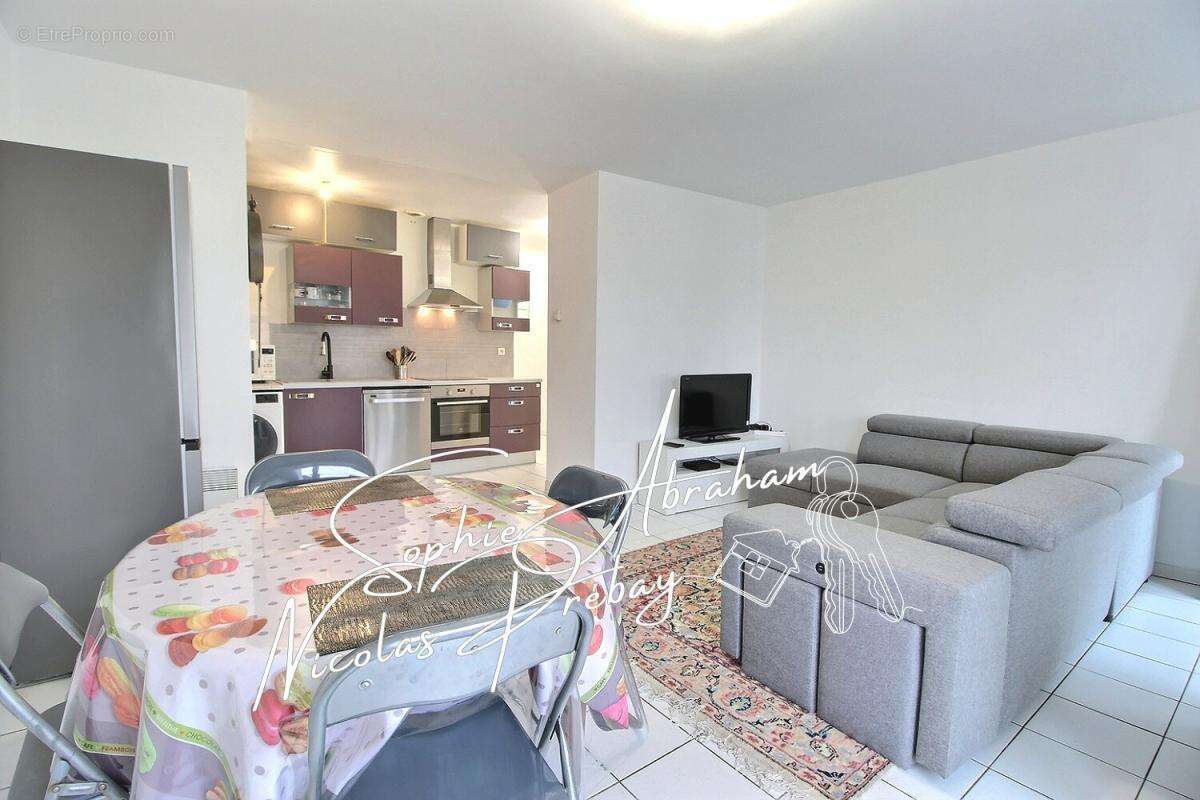 Appartement à TOURY