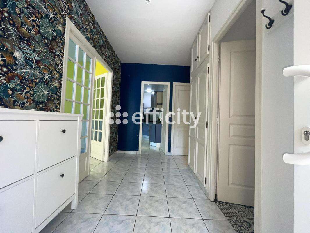 Maison 144 m² à Aigre  - photo 3