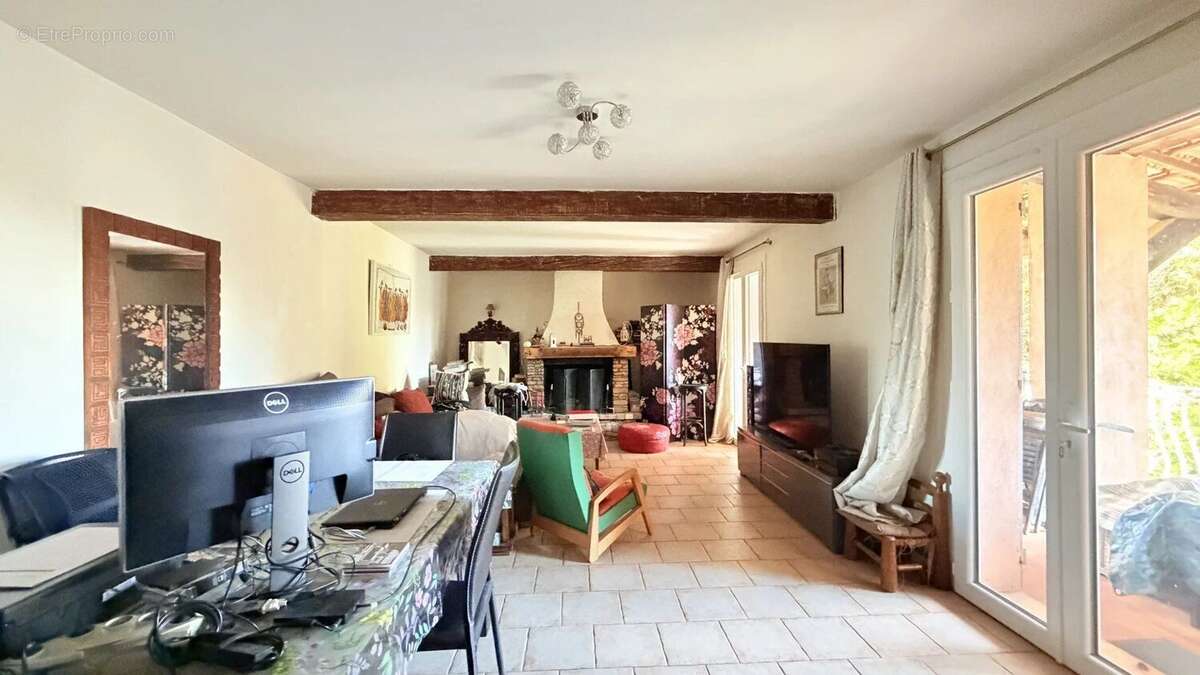 Maison à POURRIERES