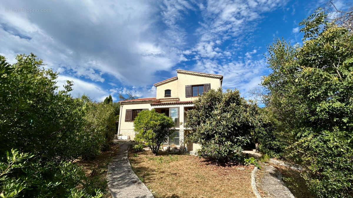 Maison à LA GAUDE