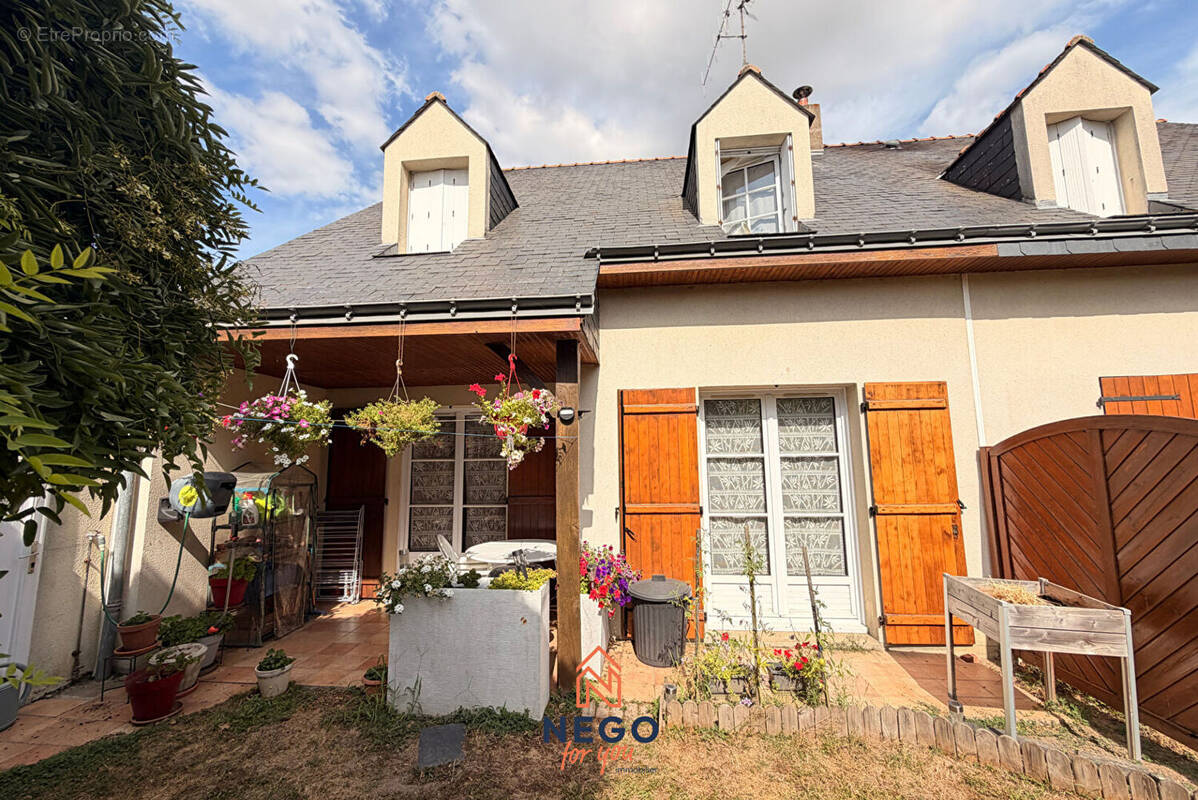 Maison 5 pièces 92 m² · à Les Ponts-de-Ce · 92 m² · 302 100 €