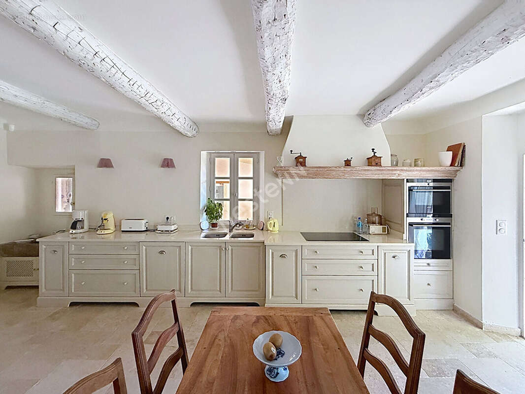 Maison à CUCURON
