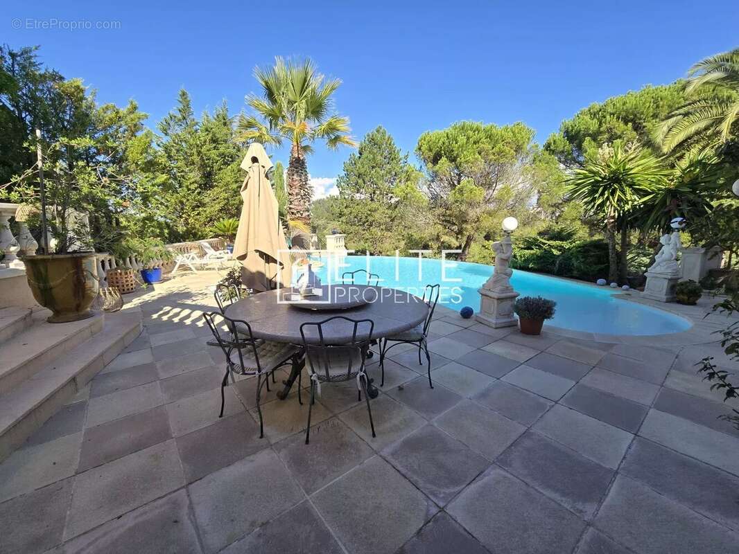 Maison à LES ADRETS-DE-L'ESTEREL