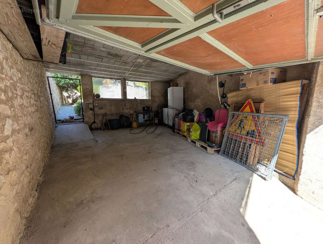Maison à LA BASTIDE-DES-JOURDANS