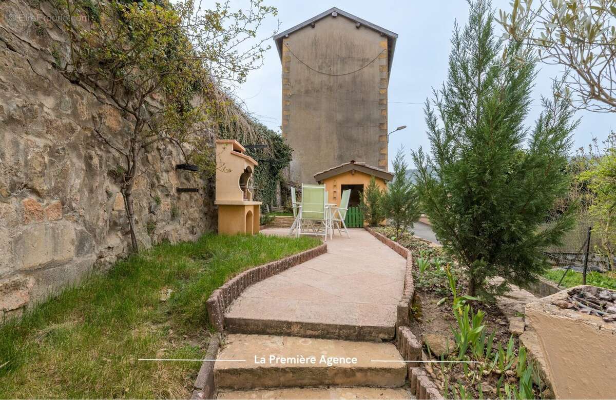 Maison à OINGT
