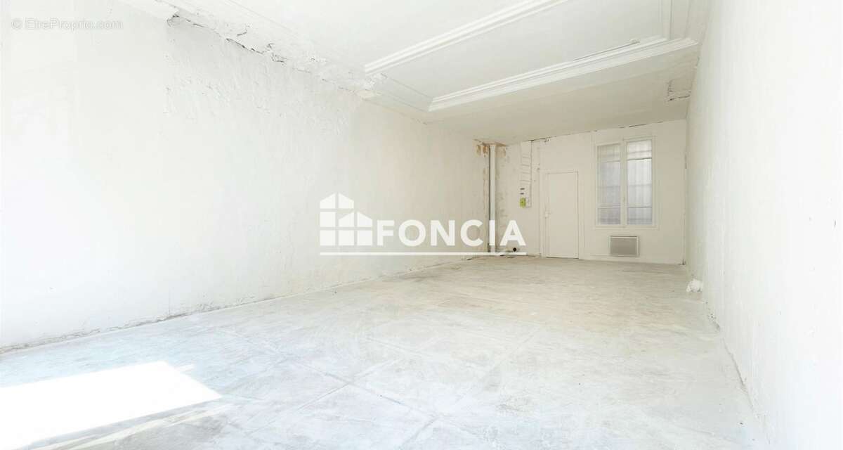 Paris iii – reaumur-sebastopol / rue saint martin – appartement traversant et lumineux avec belle hauteur sous plafond 3m - photo 3