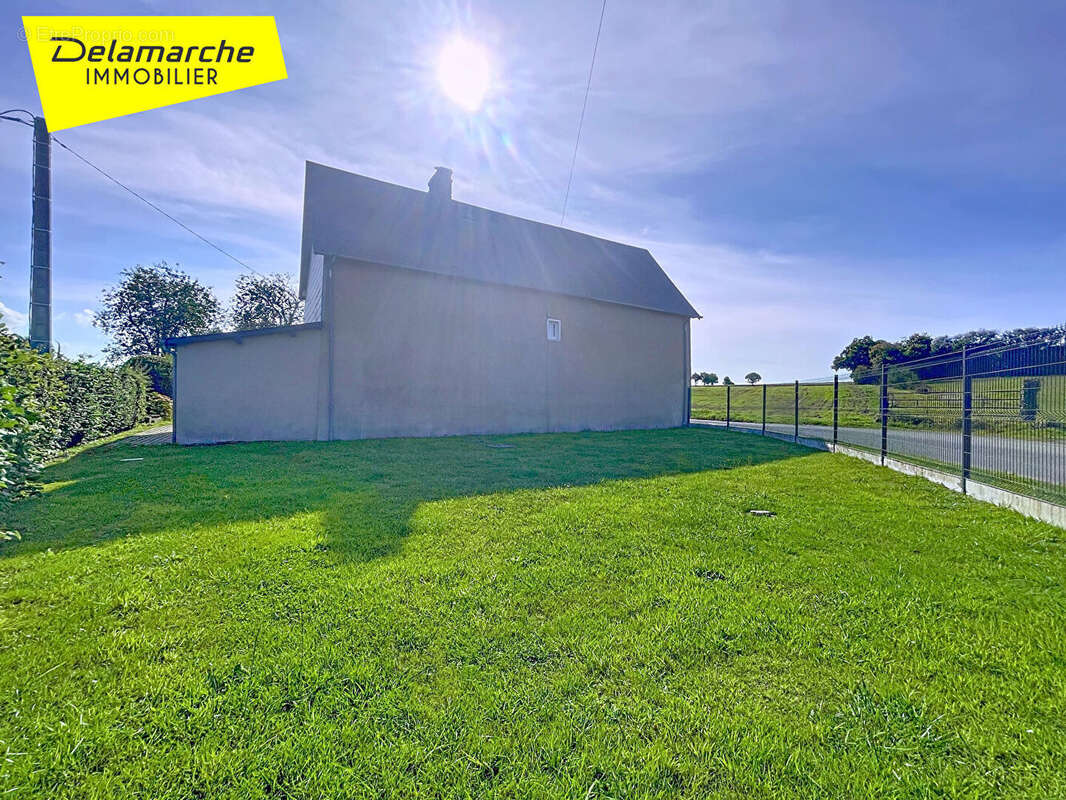 Maison à SAINT-DENIS-LE-VETU