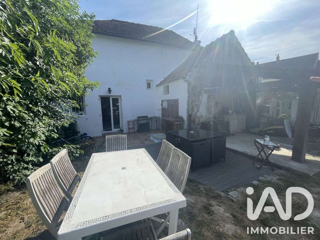 Maison 104 m² à Rebais  - photo 2