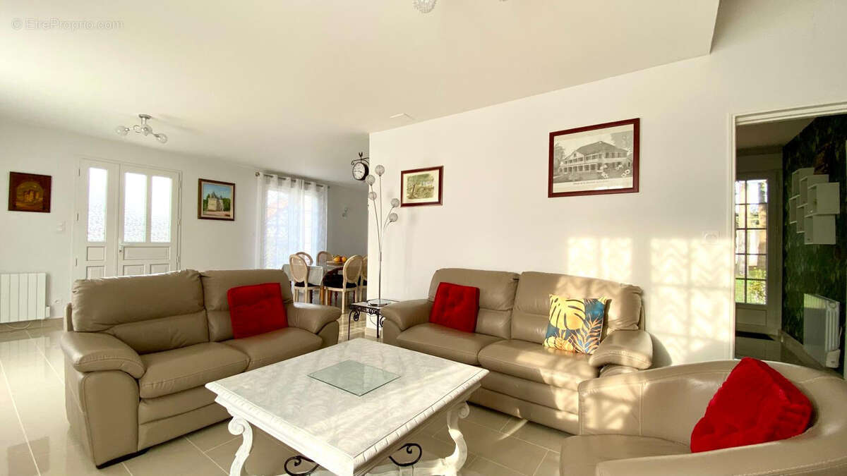 Maison à NOYERS-SUR-CHER