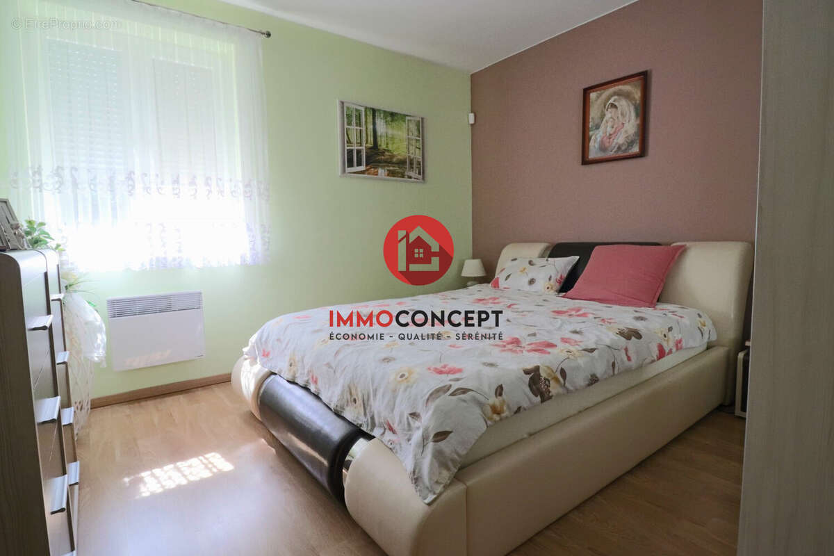 Maison à LAUDUN-L&#039;ARDOISE