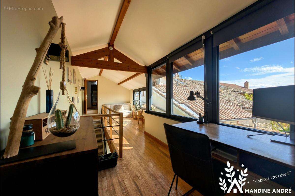 Maison 175 m² à Reyrieux  - photo 14