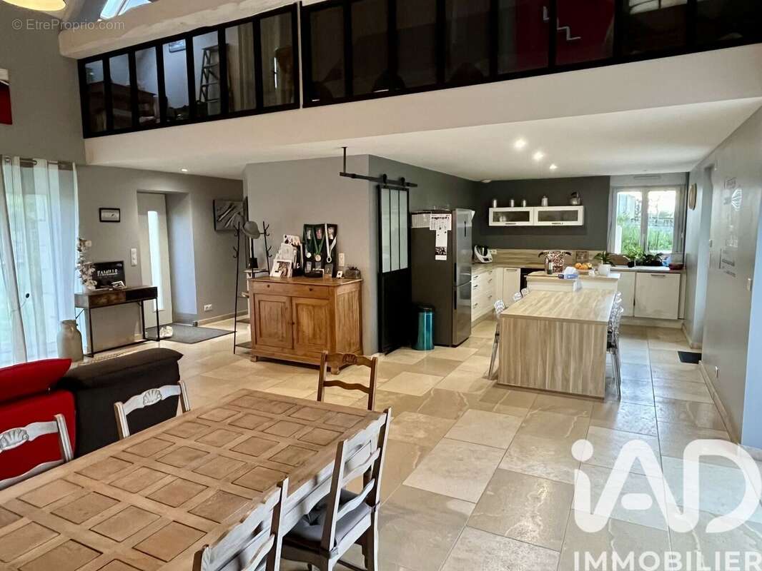 Photo 2 - Maison à SAINT-SAUVEUR