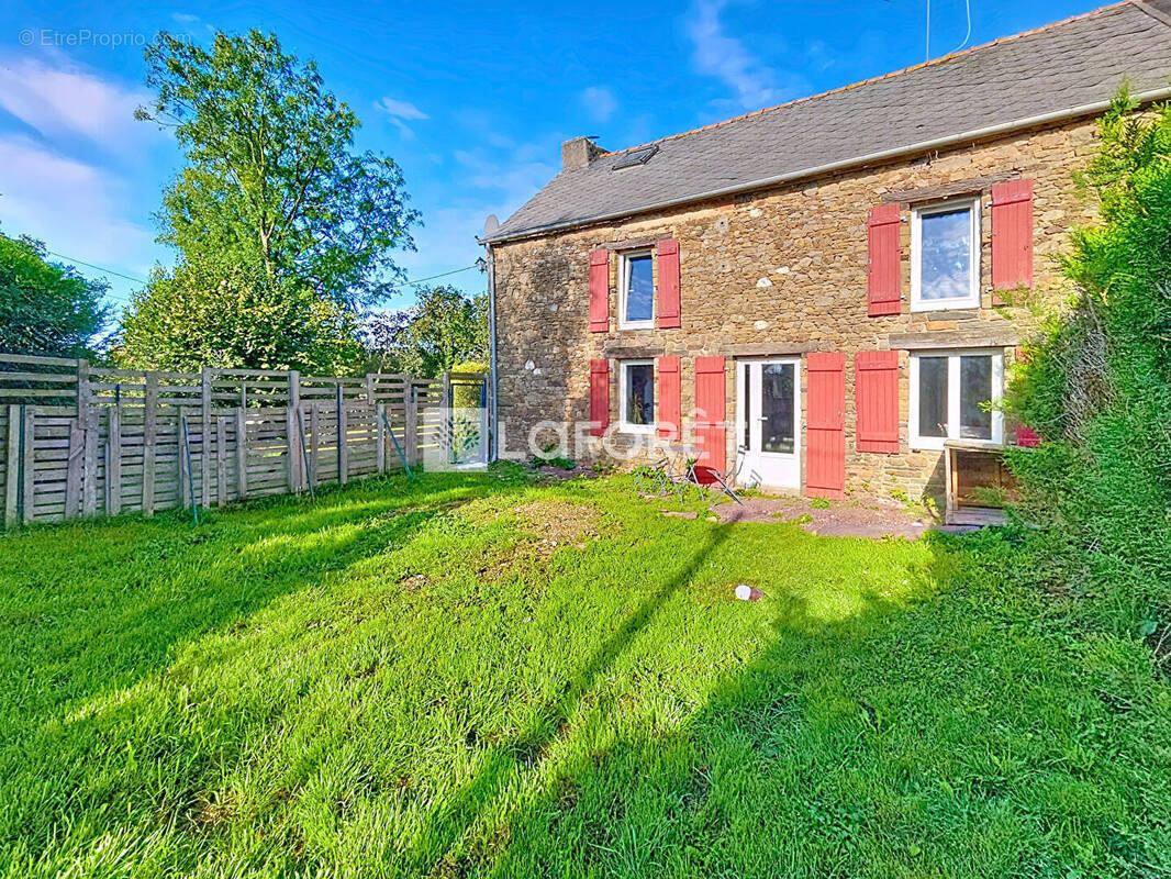 Maison à LOYAT