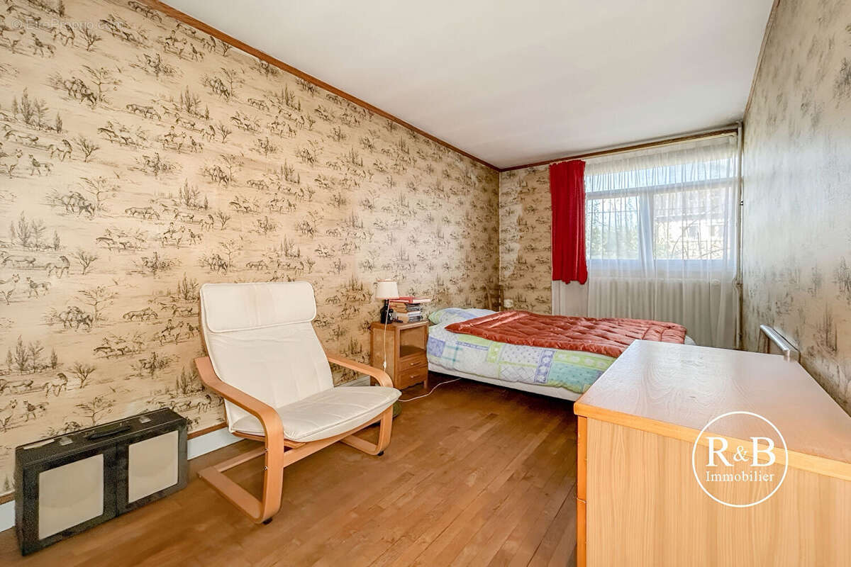 Maison à LES CLAYES-SOUS-BOIS