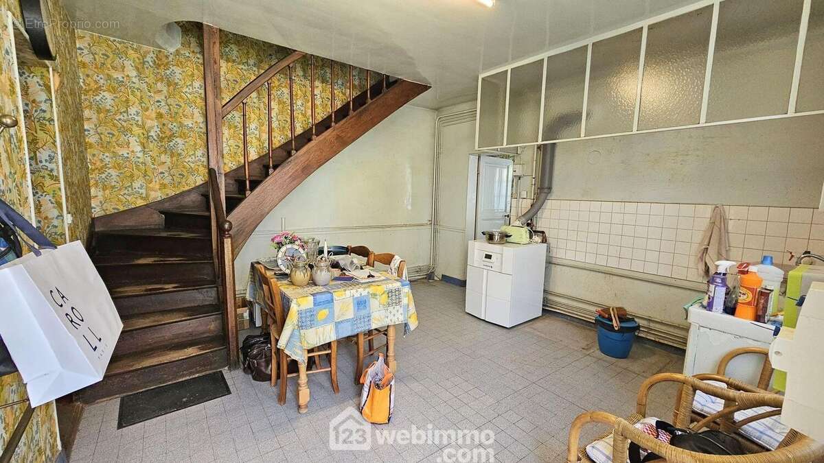 Une grande cuisine de 18 m² à ouvrir sur le séjour. - Maison à VAYRES-SUR-ESSONNE