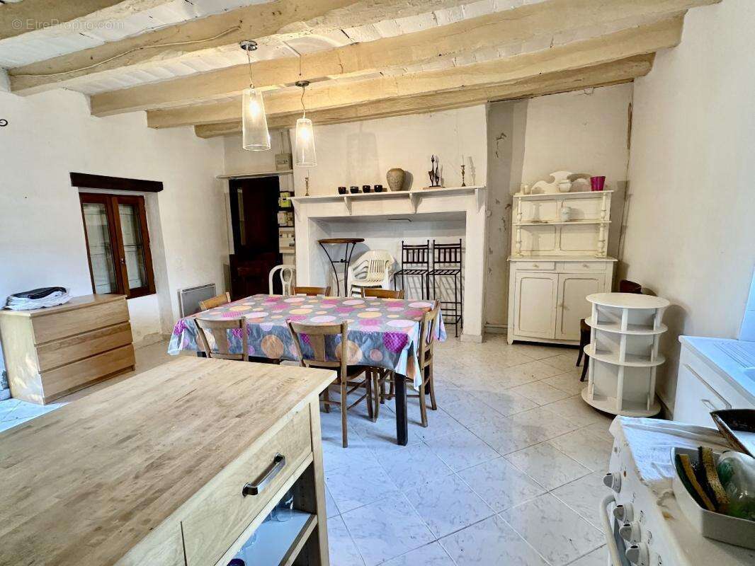 Maison à CREYSSE