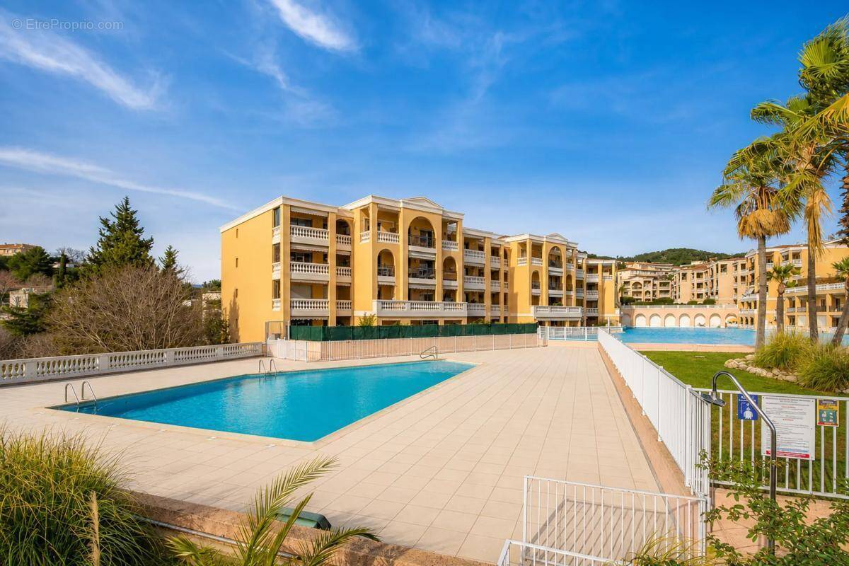 Appartement à LE CANNET
