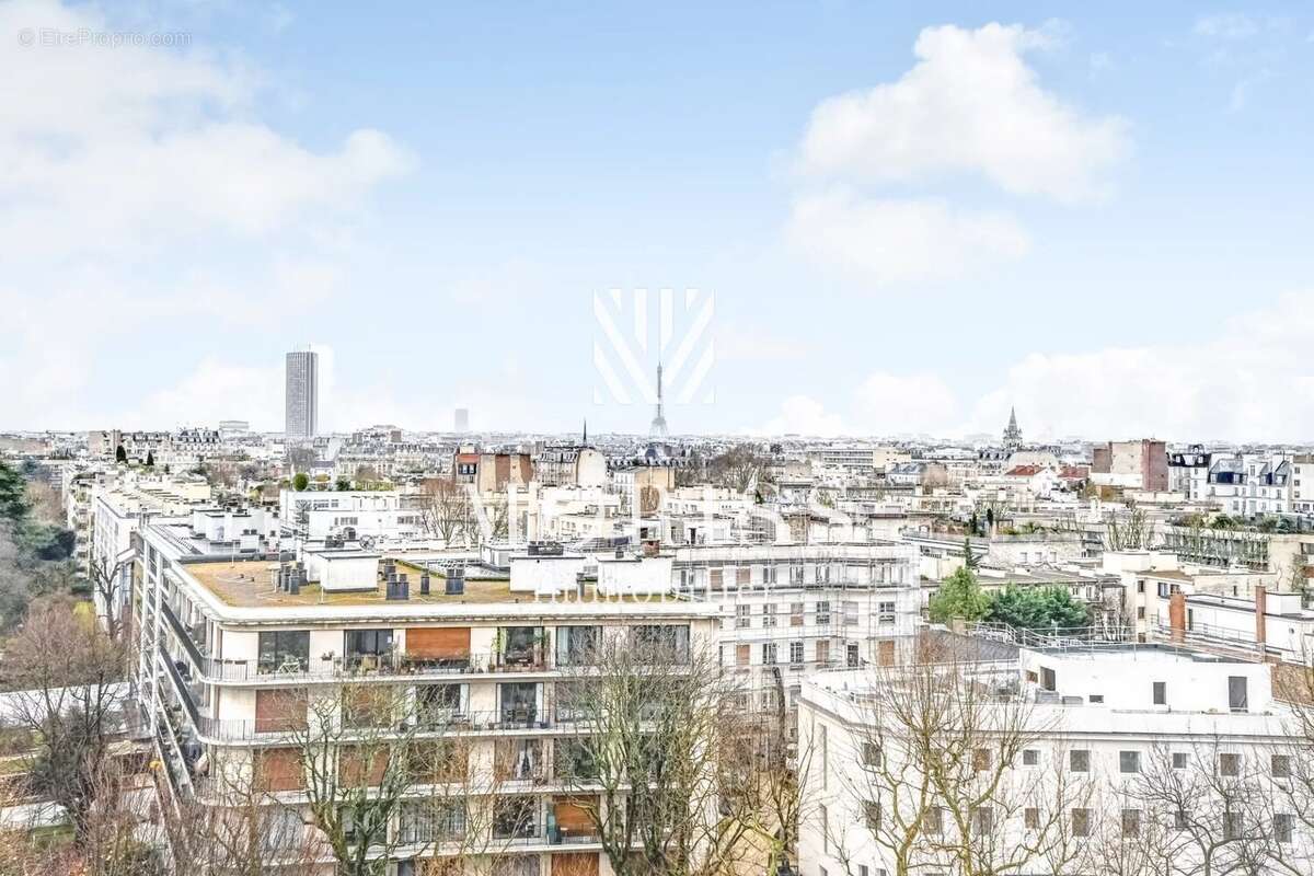 Appartement à NEUILLY-SUR-SEINE