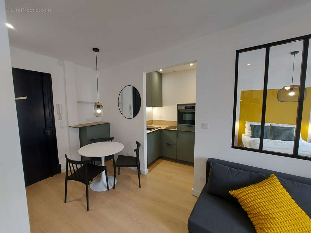 Appartement à PARIS-18E