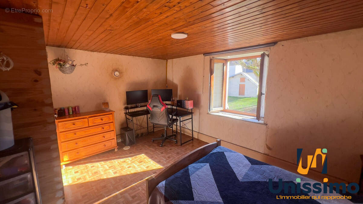 Maison à HYEMONDANS