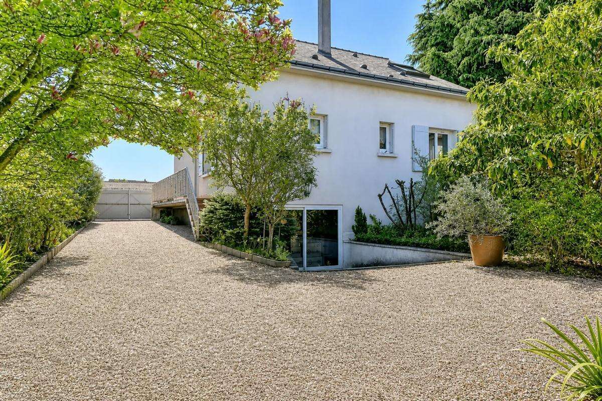 Maison 6 pièces 123 m² avec jardin à Bléré - photo 6
