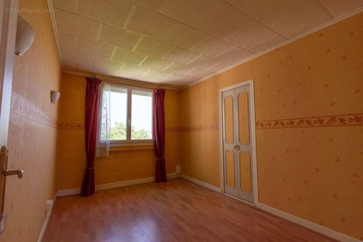 Troyes, Appartement de type V avec balcon et cave - photo 4