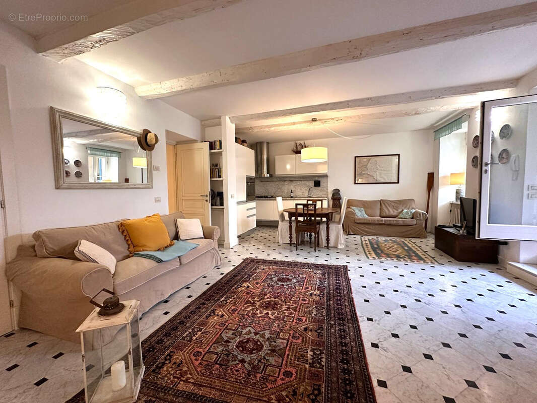 Appartement à MENTON
