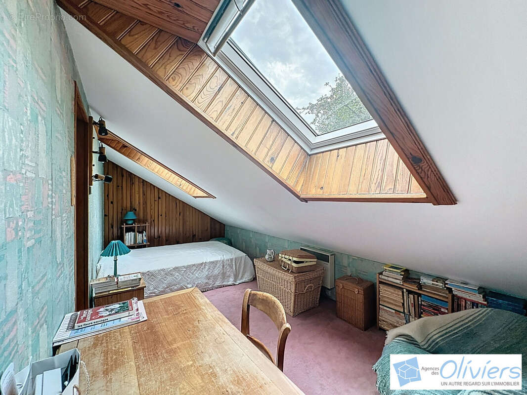 Maison à VOISINS-LE-BRETONNEUX