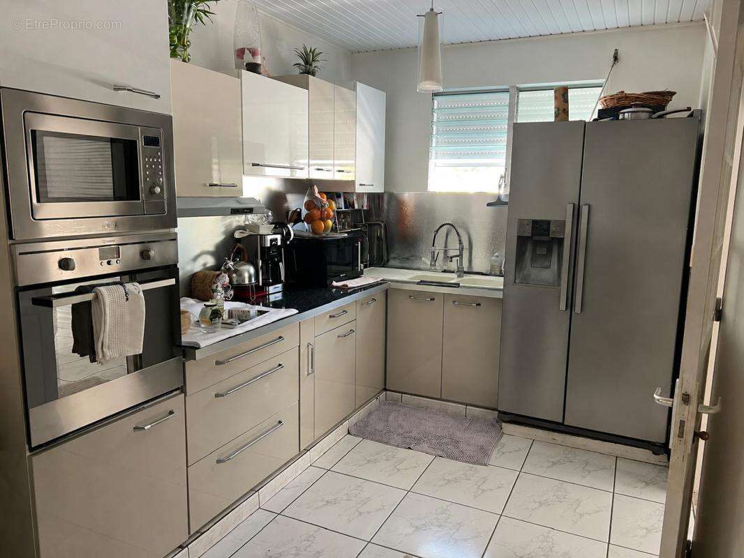 A VENDRE : Maison T3 + T2 - Ducos (97224) - photo 10