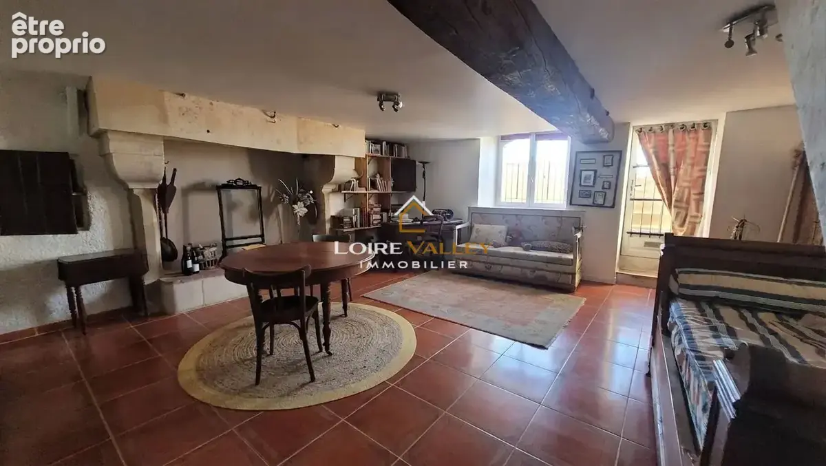 Caractère et authenticité pour cette maison avec vue Loire - photo 9