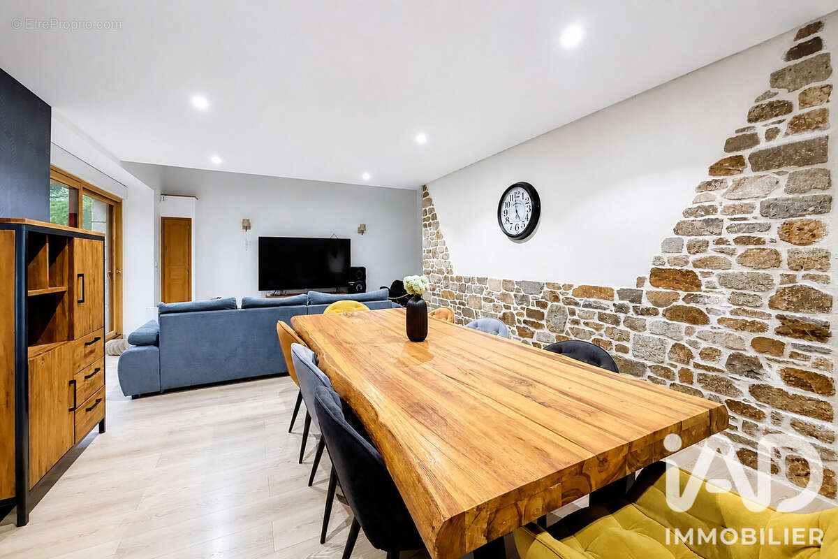 Maison 156 m² à Laurenan  - photo 8